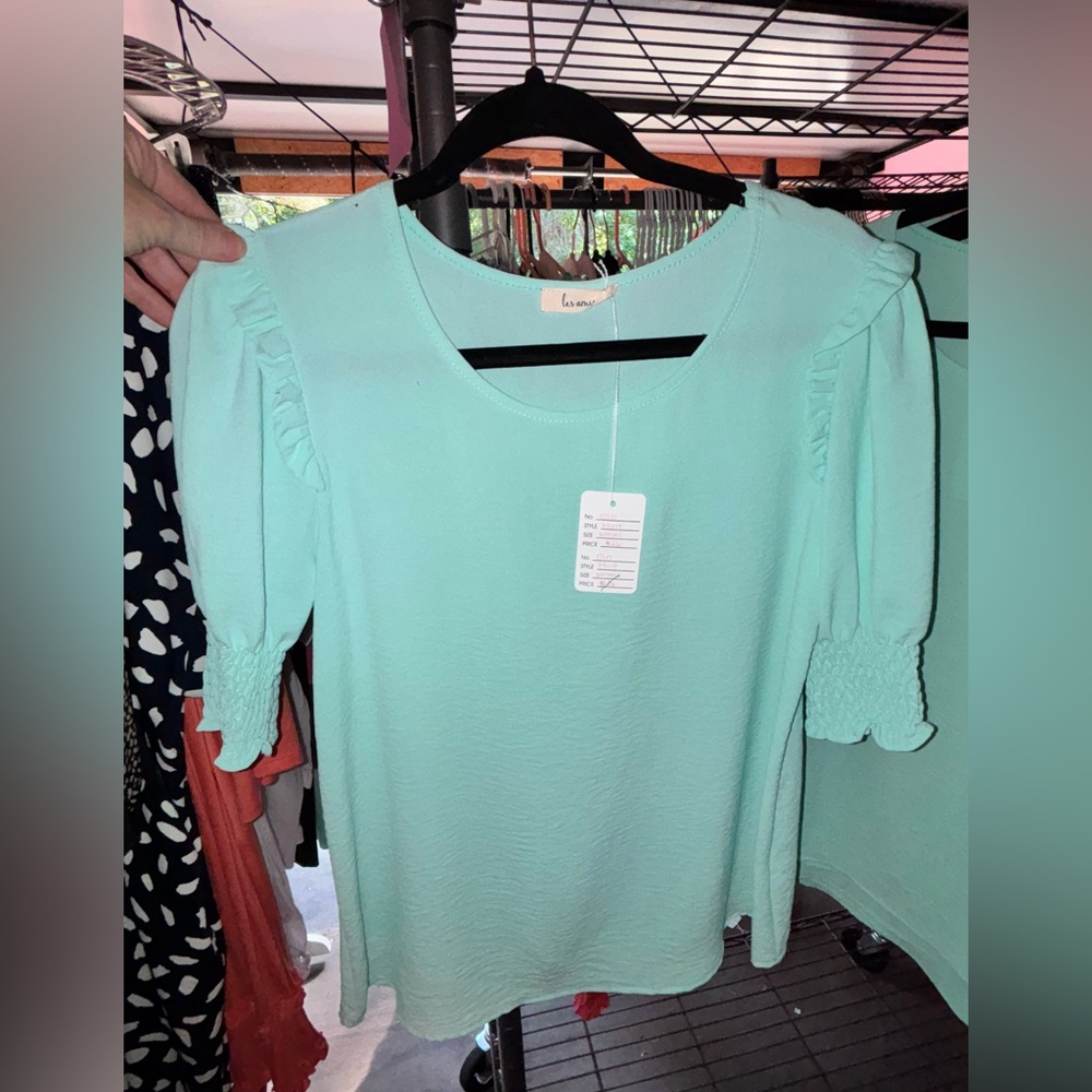 Light Mint Puff-Sleeve Women’s Top by Les Amis NWT size small